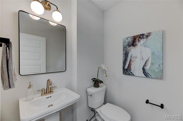 2515 Melvin Avenue, St Louis, MO 63144