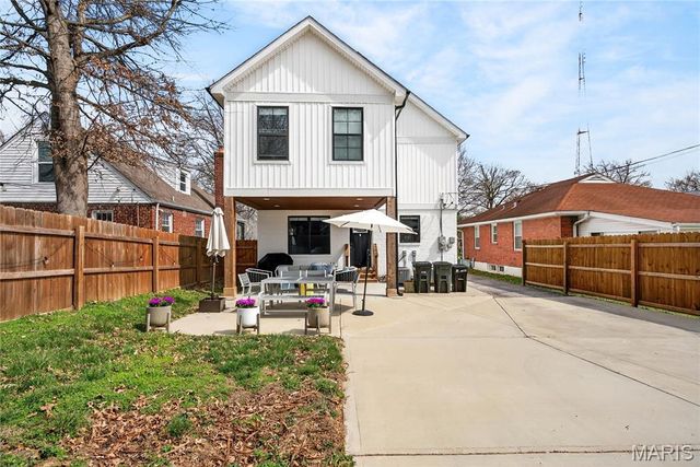 2515 Melvin Avenue, St Louis, MO 63144