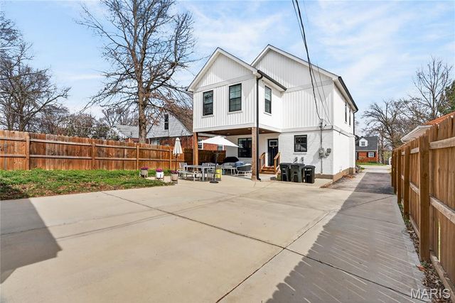 2515 Melvin Avenue, St Louis, MO 63144