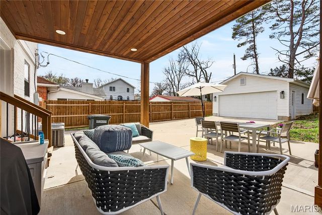 2515 Melvin Avenue, St Louis, MO 63144