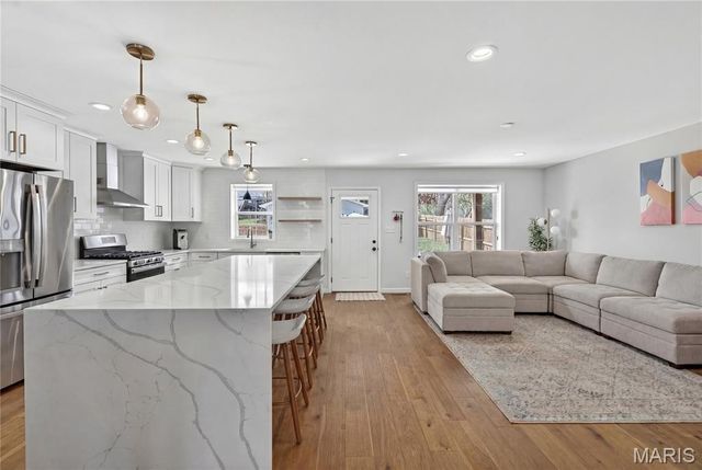 2515 Melvin Avenue, St Louis, MO 63144