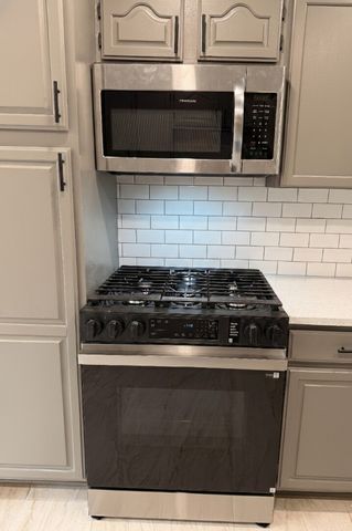 1659 Islandview Court, Hoffman Estates, IL 60169