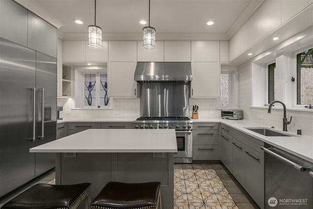 803 E Prospect Street, Seattle, WA 98102