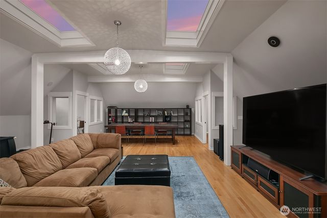 803 E Prospect Street, Seattle, WA 98102