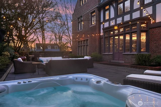 803 E Prospect Street, Seattle, WA 98102