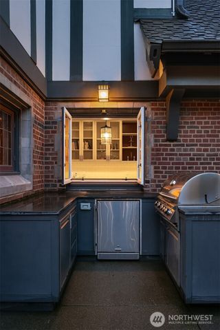 803 E Prospect Street, Seattle, WA 98102
