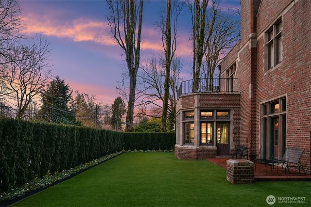 803 E Prospect Street, Seattle, WA 98102