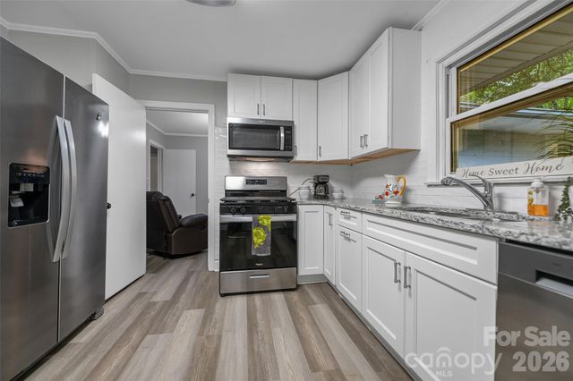 938 E 6th Avenue, Gastonia, NC 28054