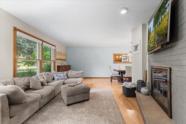 W225N247 Lexington DRIVE, Waukesha, WI 53186
