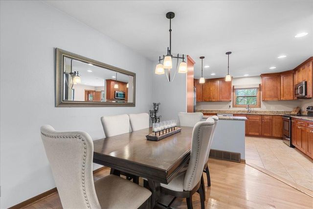W225N247 Lexington DRIVE, Waukesha, WI 53186