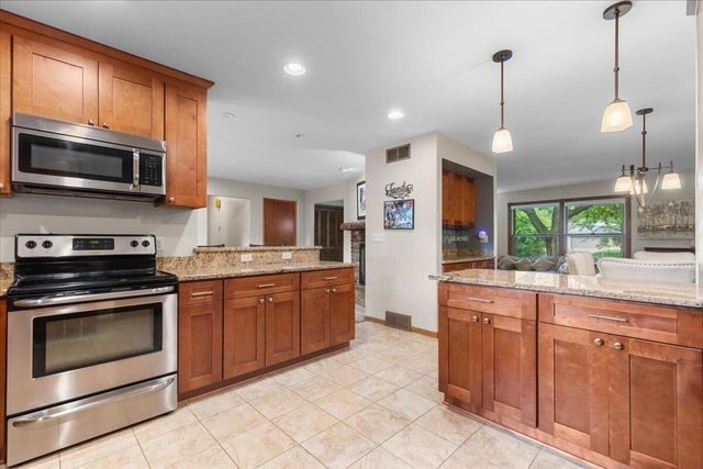 W225N247 Lexington DRIVE, Waukesha, WI 53186