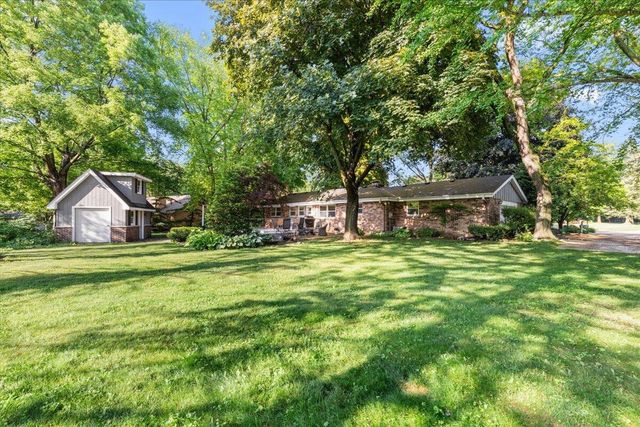 W225N247 Lexington DRIVE, Waukesha, WI 53186