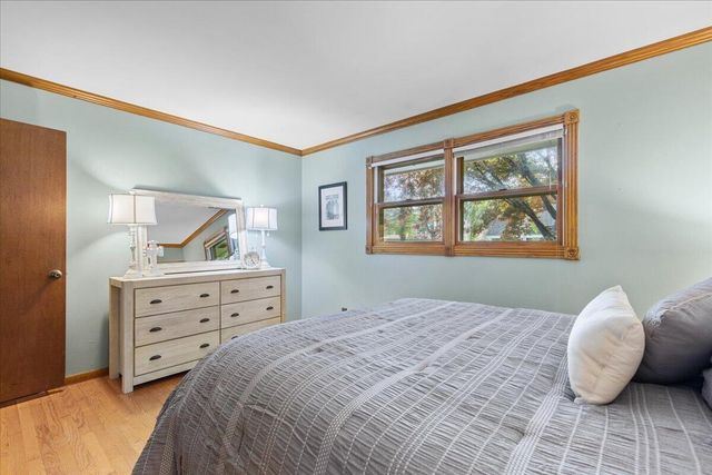 W225N247 Lexington DRIVE, Waukesha, WI 53186