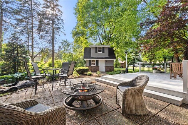 W225N247 Lexington DRIVE, Waukesha, WI 53186