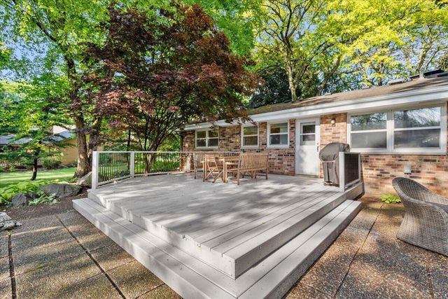 W225N247 Lexington DRIVE, Waukesha, WI 53186