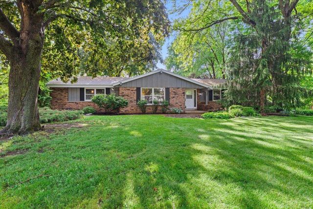W225N247 Lexington DRIVE, Waukesha, WI 53186