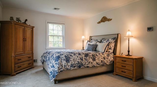 11 Mohican Drive, Middletown, NJ 07748