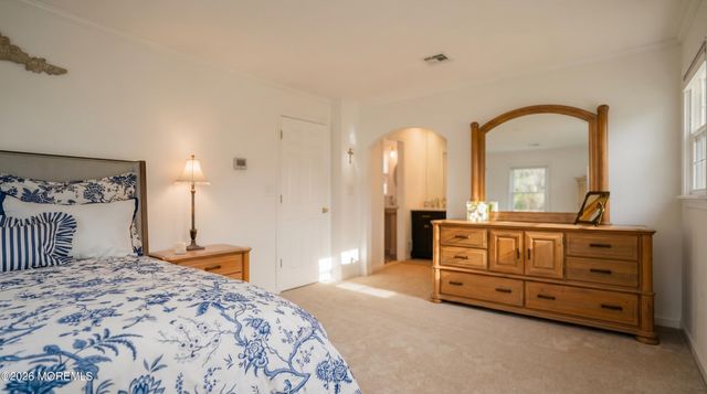11 Mohican Drive, Middletown, NJ 07748