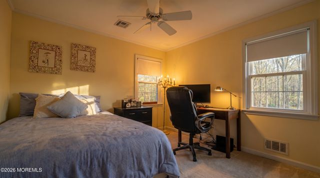 11 Mohican Drive, Middletown, NJ 07748