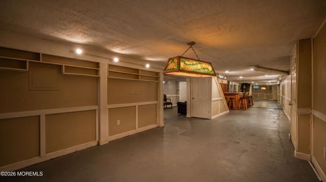 11 Mohican Drive, Middletown, NJ 07748