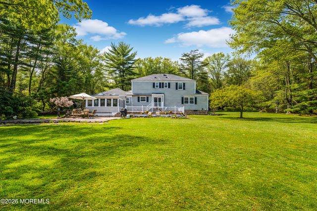 11 Mohican Drive, Middletown, NJ 07748