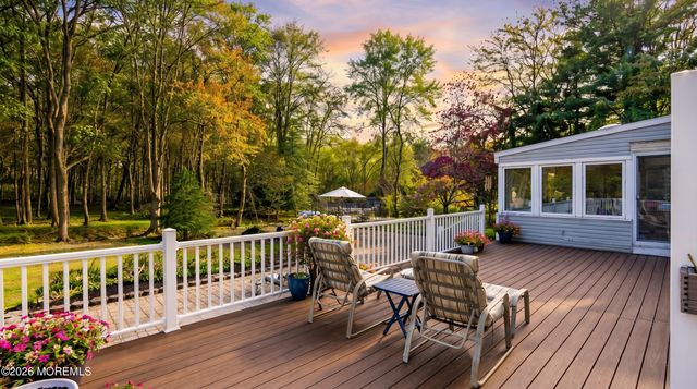 11 Mohican Drive, Middletown, NJ 07748