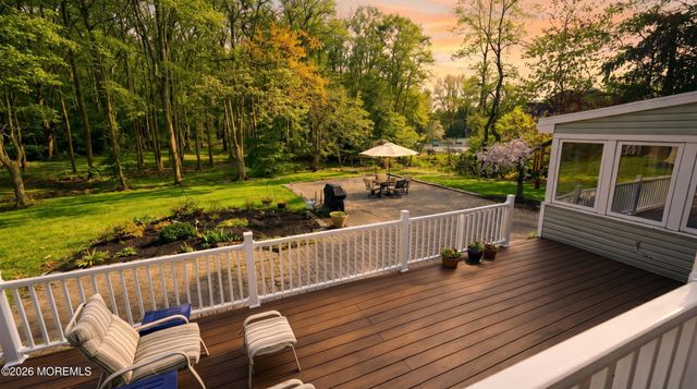 11 Mohican Drive, Middletown, NJ 07748