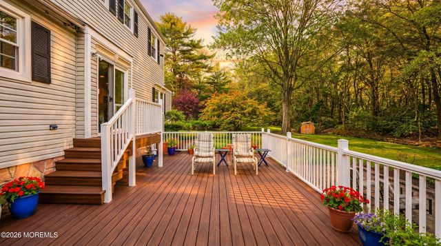 11 Mohican Drive, Middletown, NJ 07748