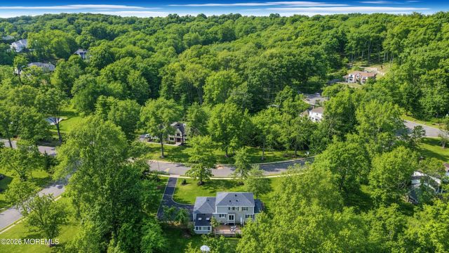 11 Mohican Drive, Middletown, NJ 07748