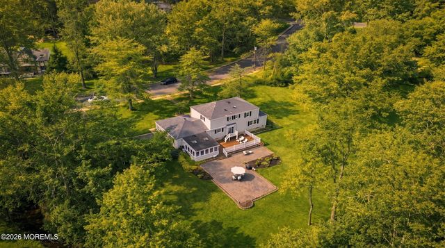 11 Mohican Drive, Middletown, NJ 07748