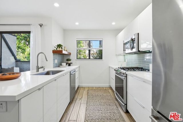 1802 20th Street B, Santa Monica, CA 90404