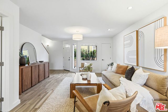 1802 20th Street B, Santa Monica, CA 90404