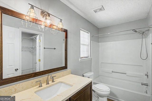 916 Wrenwood Lane, Hinesville, GA 31313