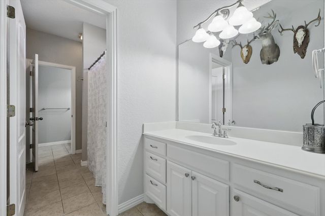 3241 Caleb Court E, Midlothian, TX 76065