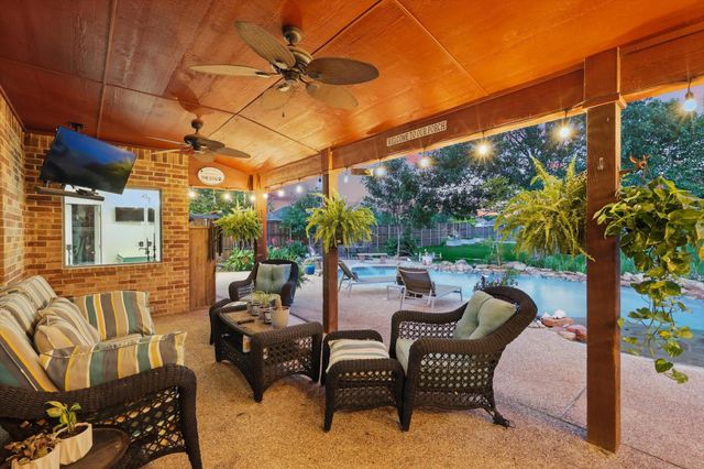 3241 Caleb Court E, Midlothian, TX 76065