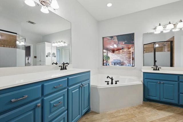3241 Caleb Court E, Midlothian, TX 76065