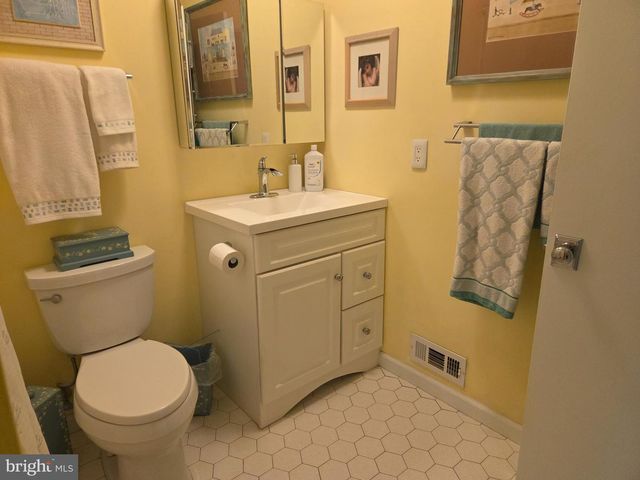 59 WYNNEWOOD DR, Voorhees, NJ 08043