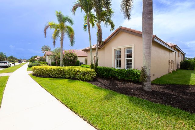 923 SW Grand Reserves Boulevard, Port St. Lucie, Port St Lucie, FL 34986
