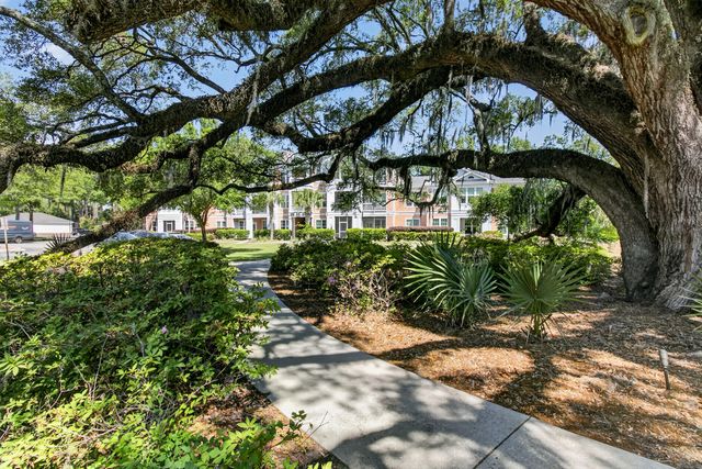 2212 Chatelain Way, Mount Pleasant, SC 29464