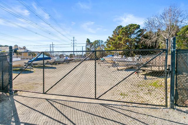 2212 Chatelain Way, Mount Pleasant, SC 29464