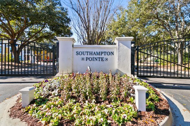 2212 Chatelain Way, Mount Pleasant, SC 29464