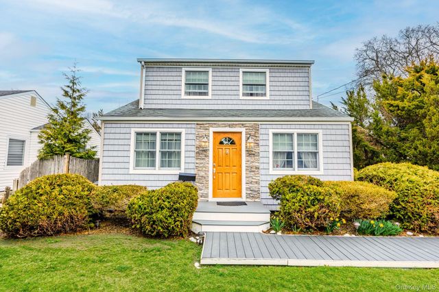 39 Bayview Avenue, Bayport, NY 11705