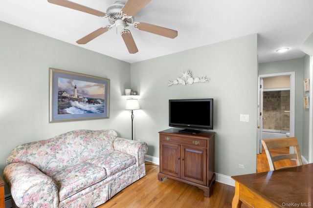 39 Bayview Avenue, Bayport, NY 11705