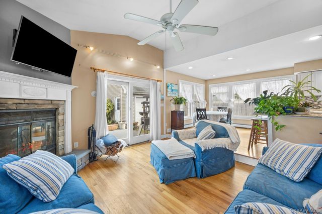 39 Bayview Avenue, Bayport, NY 11705