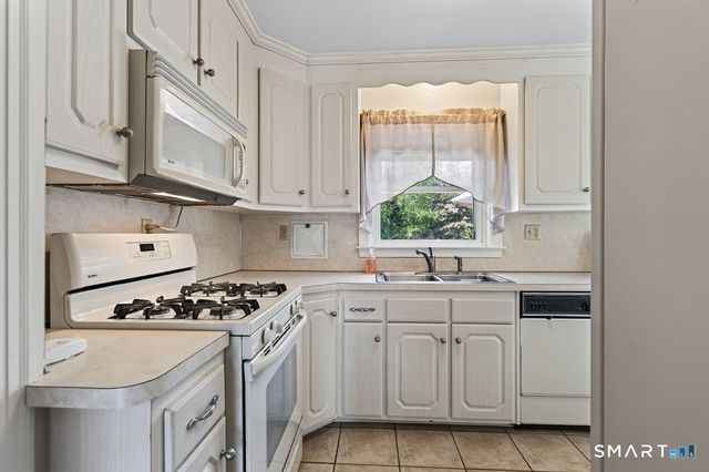 4 McKinnel Court, Branford, CT 06405