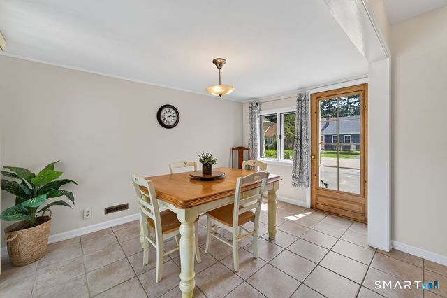 4 McKinnel Court, Branford, CT 06405