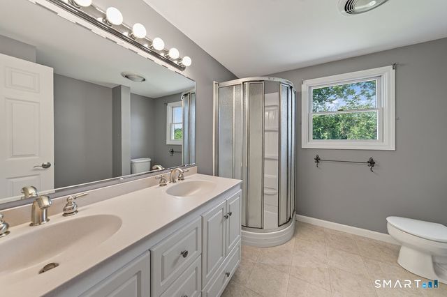 4 McKinnel Court, Branford, CT 06405