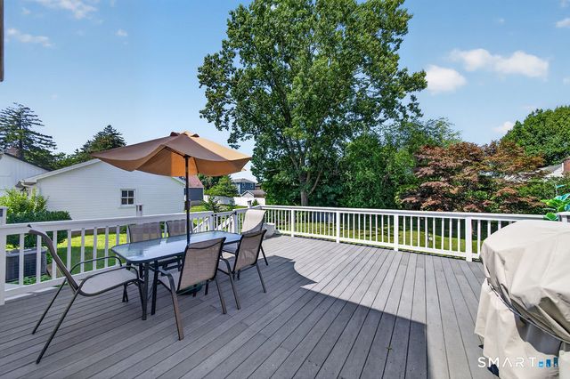 4 McKinnel Court, Branford, CT 06405