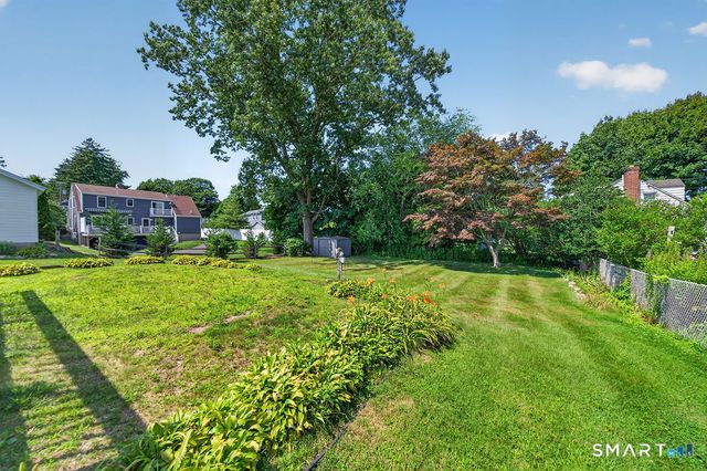 4 McKinnel Court, Branford, CT 06405