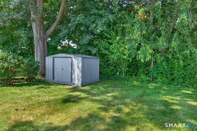 4 McKinnel Court, Branford, CT 06405